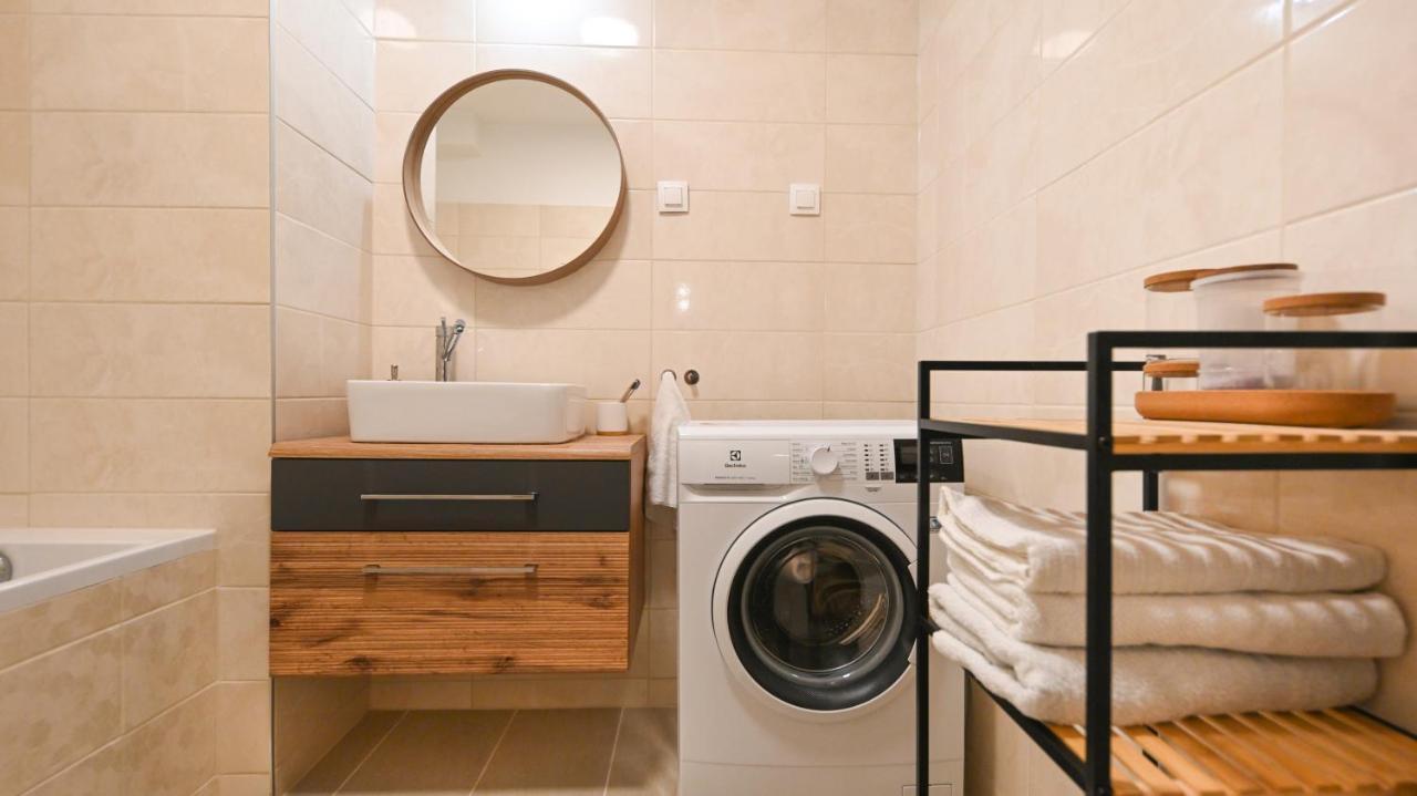 West Park Residence Apartment بودابست المظهر الخارجي الصورة